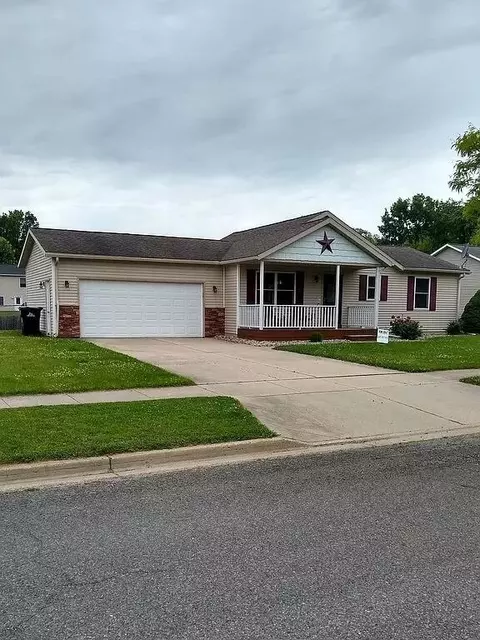 1428 S Montgomery St, Hastings, MI 49058
