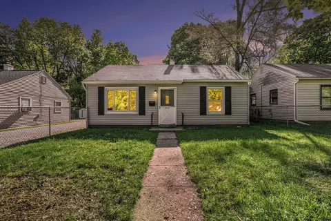 914 Dwight Ave, Kalamazoo, MI 49048