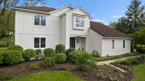 1287 N Silo Ridge Dr, Ann Arbor, MI 48108