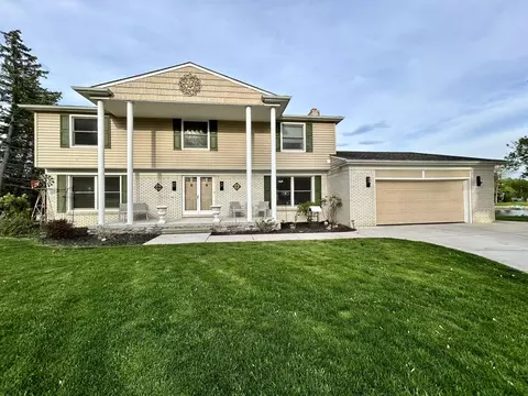 54320 Chateau Pt, Shelby Township, MI 48316