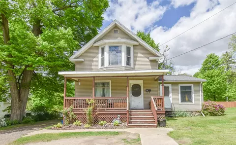 453 E Chicago St, Jonesville, MI 49250