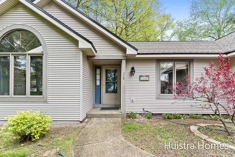 15800 Lake Ave, Grand Haven, MI 49417