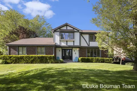 14141 Fox Trail Dr, Holland, MI 49424