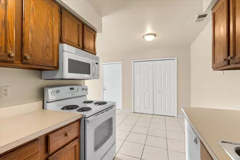 34673 Clarkson Dr E #77, Fraser, MI 48026 photo 10