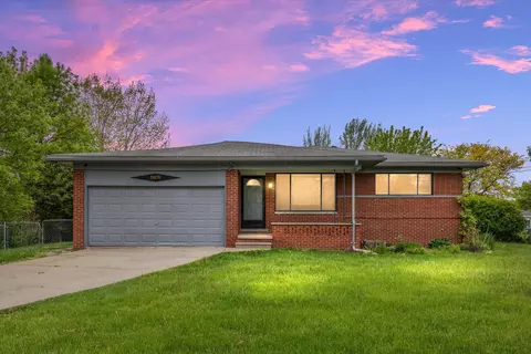 20270 Fenton St, Roseville, MI 48066