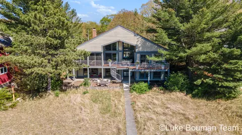 17334 Sheldon Dunes Dr, West Olive, MI 49460