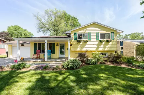 8815 Nottingham Dr, Ypsilanti, MI 48198