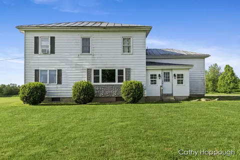 209 W Peck Lake Rd, Ionia, MI 48846