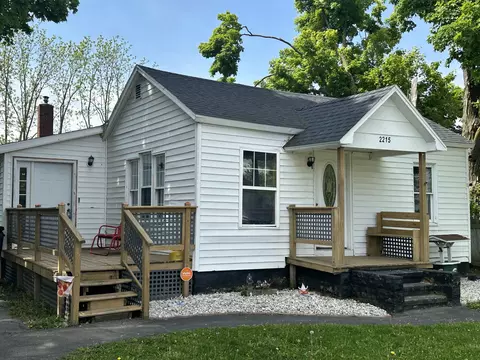 2215 E Montgomery Rd, Hillsdale, MI 49242