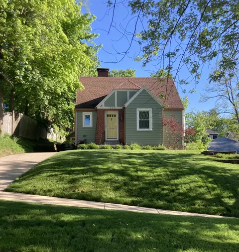 1222 W Maple St, Kalamazoo, MI 49008