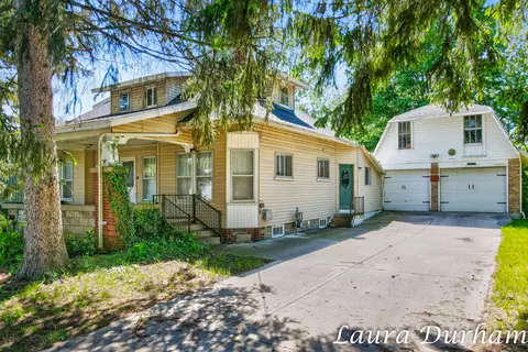 210 South St, Fennville, MI 49408