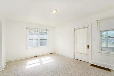 116 W Prospect St, Jackson, MI 49203 photo 4
