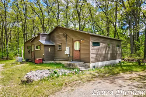 1153 54th St, Fennville, MI 49408