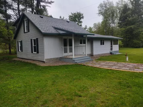 4006 Chestnut Ave, Newaygo, MI 49337