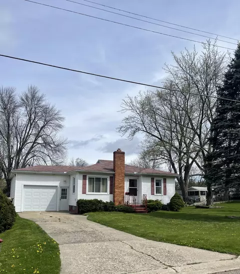 631 Wilson Ave, Mount Morris, MI 48458