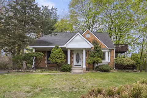 7506 N Hix Rd, Westland, MI 48185
