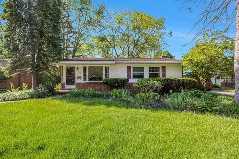 179 Circle Ct, Saline, MI 48176