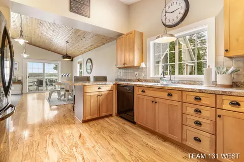 9630 Peninsula Dr, Grant, MI 49327 photo 34