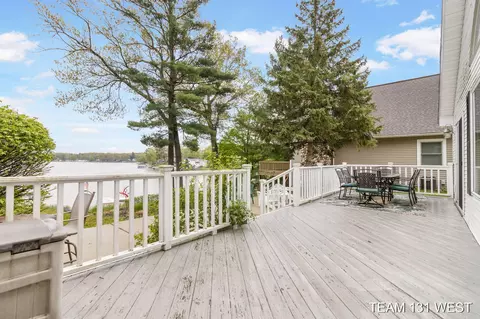 9630 Peninsula Dr, Grant, MI 49327 photo 10