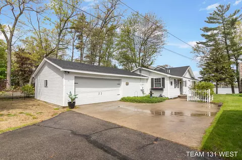 9630 Peninsula Dr, Grant, MI 49327 photo 3