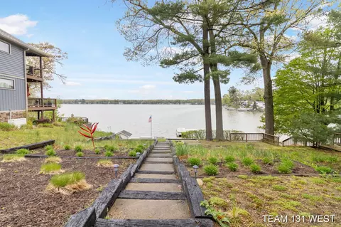 9630 Peninsula Dr, Grant, MI 49327 photo 8