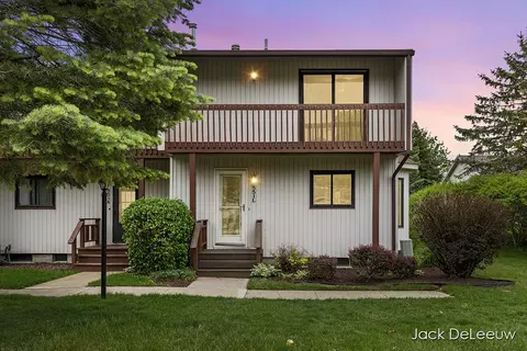 551 Gidley Cir #L, Grand Haven, MI 49417