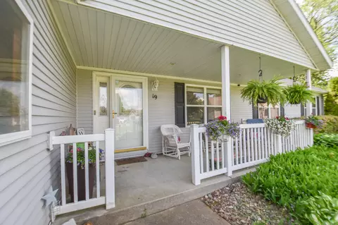 19 Grady Ct, Coldwater, MI 49036 photo 2