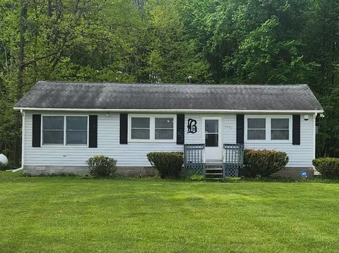 3553 N County Line Rd, Six Lakes, MI 48886