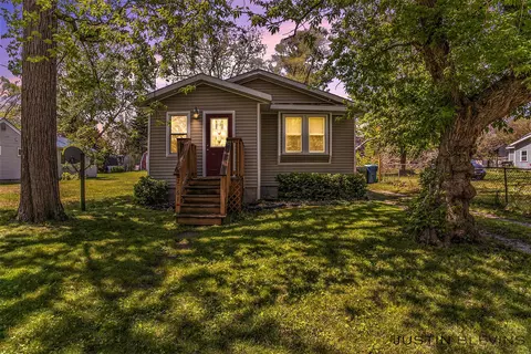 2161 Kinsey St, Muskegon, MI 49441
