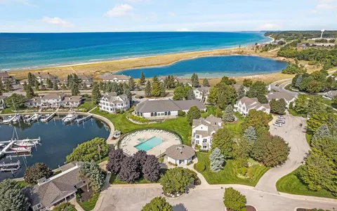 18 Marina Dr, Manistee, MI 49660 photo 9