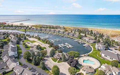 18 Marina Dr, Manistee, MI 49660 photo 3