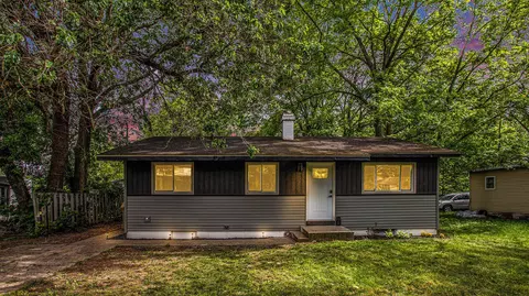 406 W Broadway St, Three Rivers, MI 49093
