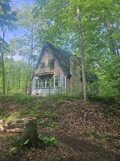 6487 W Grand River Ave, Saranac, MI 48881