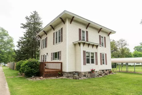 307 W Van Buren St, Gobles, MI 49055