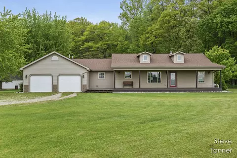5272 Clifford Ct NW, Stanton, MI 48888