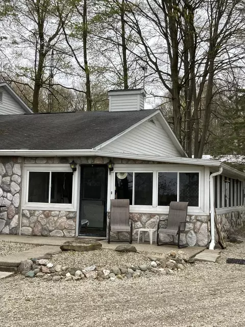 Exterior - 7430 Frank Rd, Reading, MI 49274 photo 32 of 41