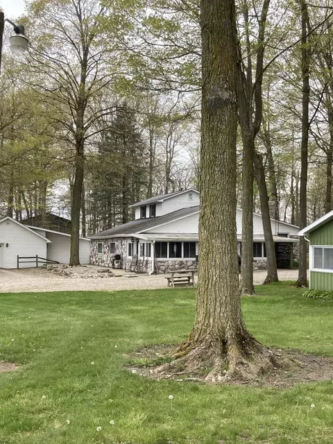 Exterior - 7430 Frank Rd, Reading, MI 49274 photo 28 of 41