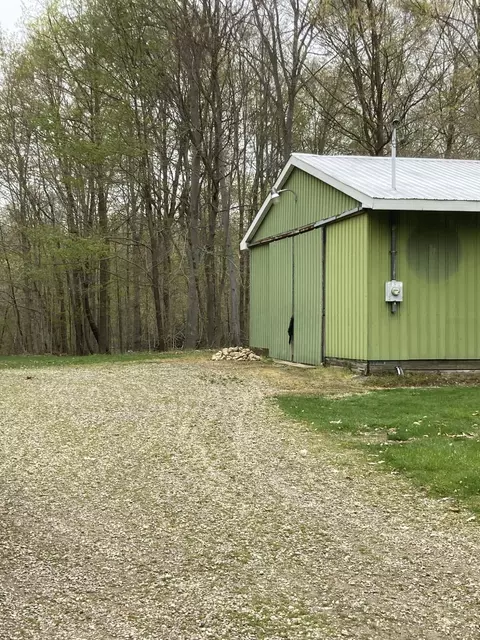 Exterior - 7430 Frank Rd, Reading, MI 49274 photo 21 of 41