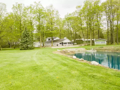 Exterior - 7430 Frank Rd, Reading, MI 49274 photo 6 of 41