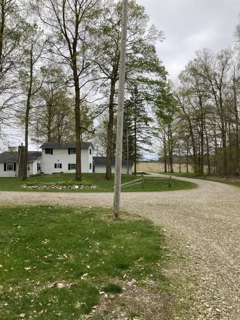 Exterior - 7430 Frank Rd, Reading, MI 49274 photo 22 of 41
