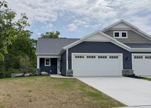 15080 Kingfisher Way, Grand Haven, MI 49417
