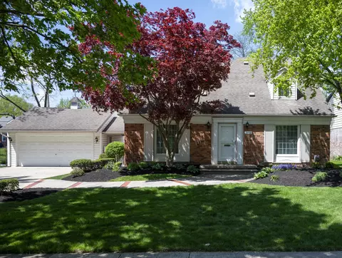2812 Trafford Rd, Royal Oak, MI 48073