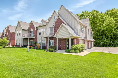 943 Addington Ln, Ann Arbor, MI 48108