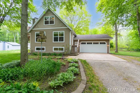 15910 Riley St, Holland, MI 49424