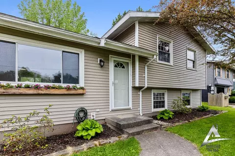 935 Greenwood St, Middleville, MI 49333