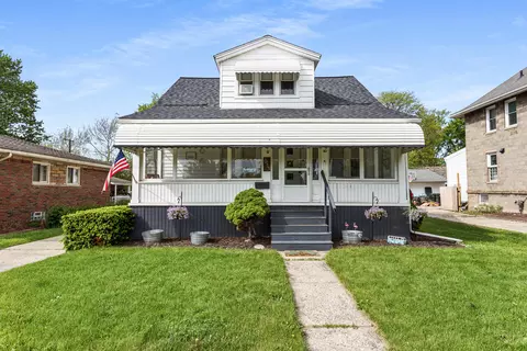 22713 Lanse St, Saint Clair Shores, MI 48081