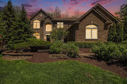 1760 Fenwick Dr, Commerce Twp, MI 48382