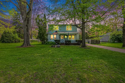 19314 Lathers St, Livonia, MI 48152