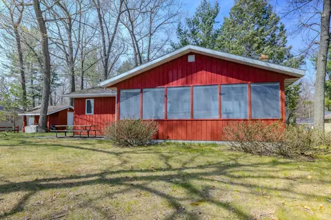 803 W Lincoln Ave, White Cloud, MI 49349