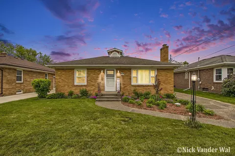 1506 Valley Ave NW, Grand Rapids, MI 49504